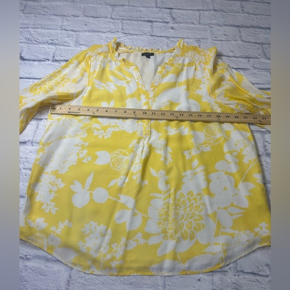 Talbots Yellow and White Floral Long Sleeve Blouse. Size Large. - Picture 5 of 9